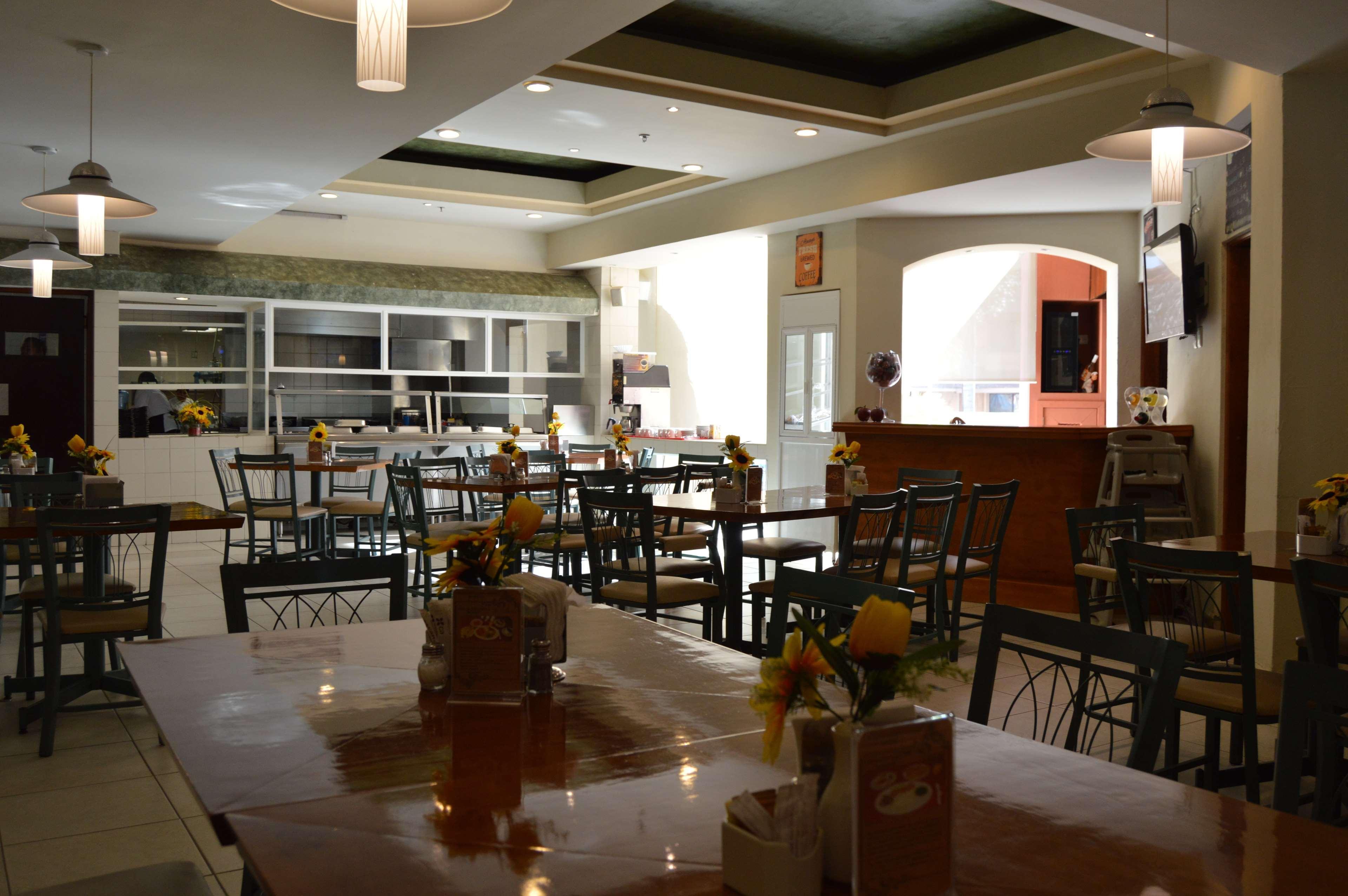 巴扎莱尔贝斯特韦斯特酒店 Montemorelos 外观 照片